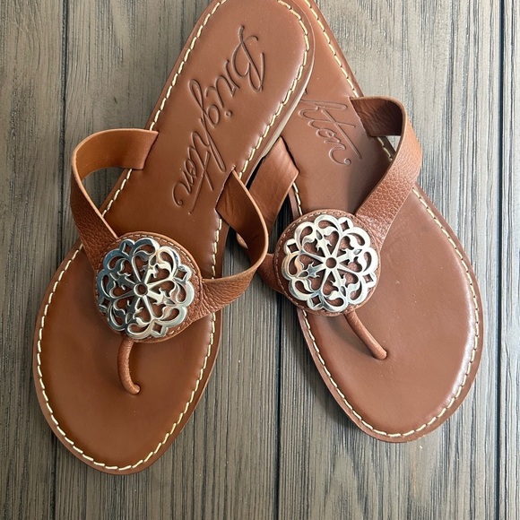 Alice Classic Neutrals, Like NEW condition For casual or dressy occasions - Picture 6 of 6